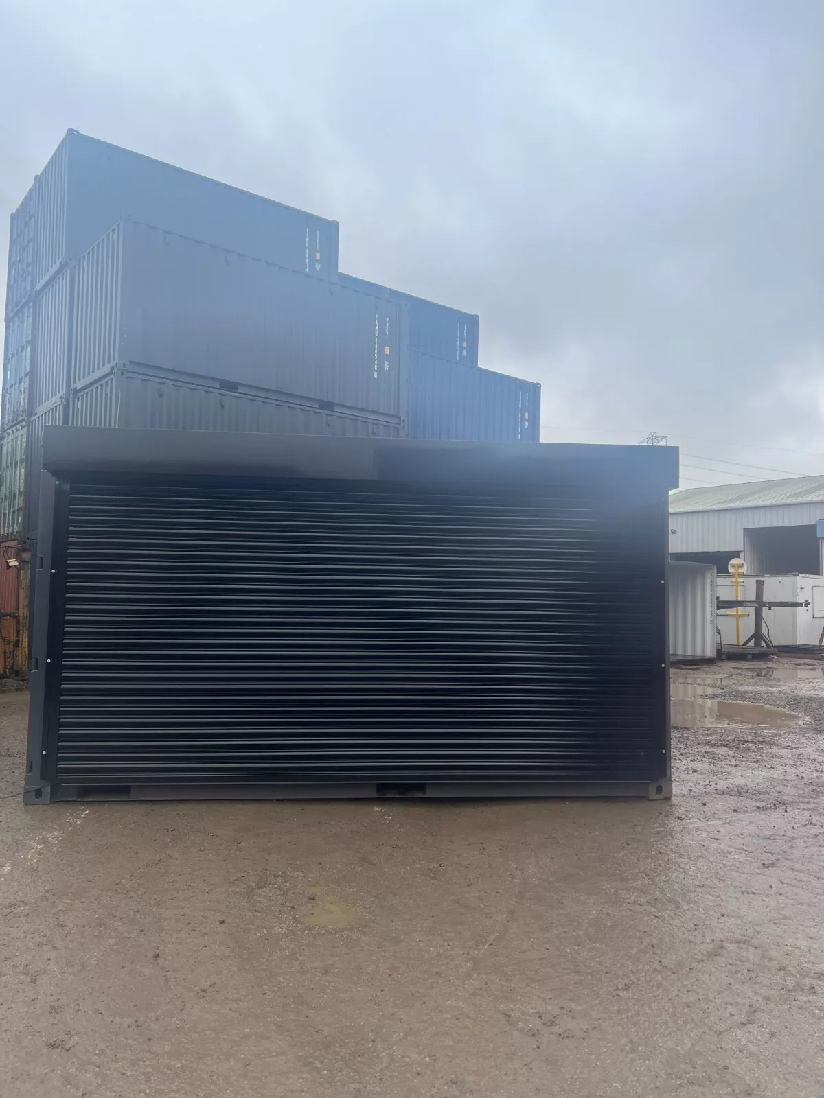 Zeecontainer met elektrisch bedienbare, volledig oprolbare zijopening - Image 2